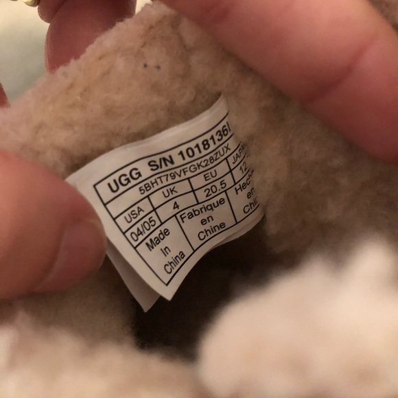 UGG snow boots size 4 - Picture 6 of 6